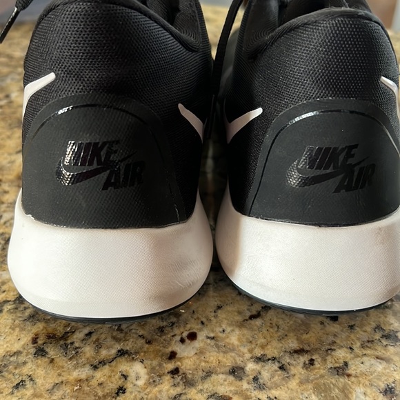 Nike Air Precision II Basketball Shoe - Picture 4 of 9